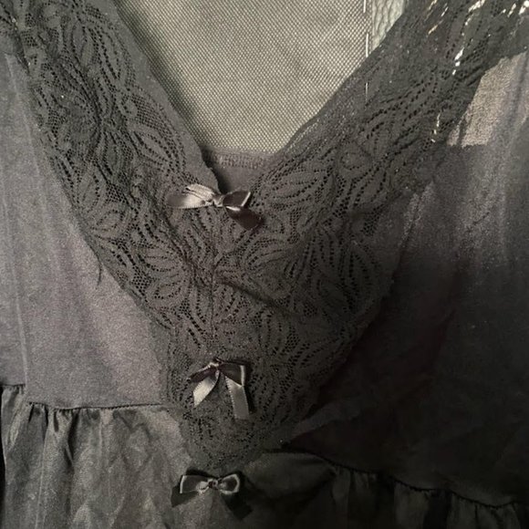 BLACK CAMISOLE SIZE L,XL - Picture 2 of 2